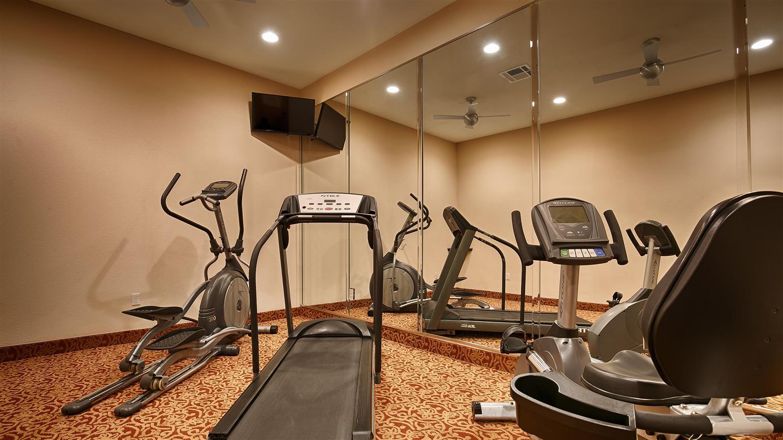 Best Western Inn & Suites קליבלנד מראה חיצוני תמונה