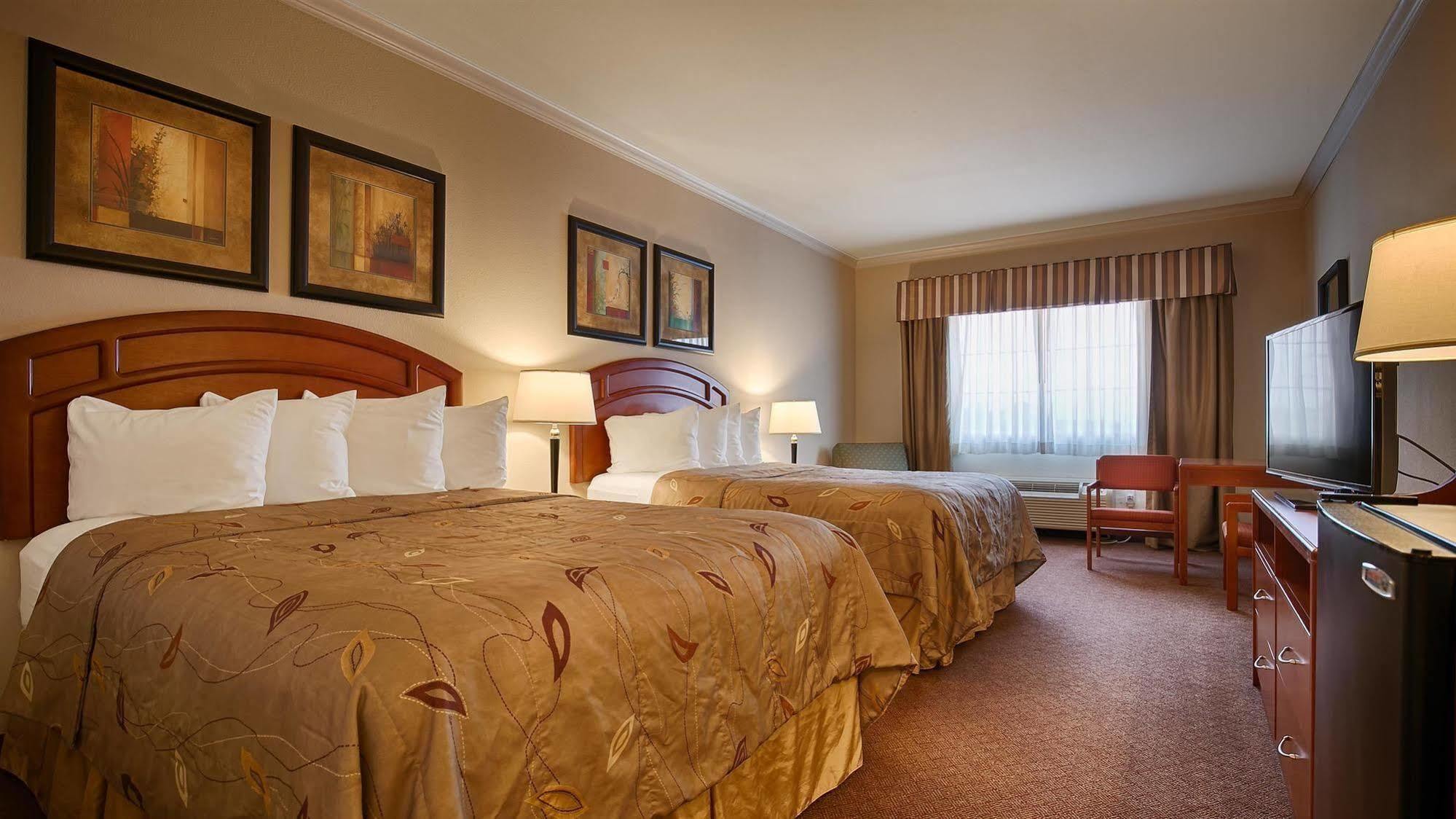 Best Western Inn & Suites קליבלנד מראה חיצוני תמונה